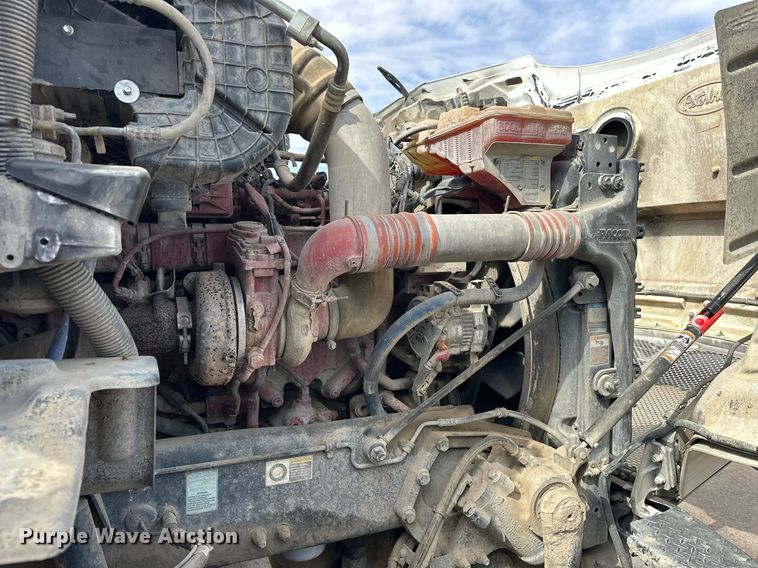 image for item DW5069 2015 Peterbilt 567 ready mix truck