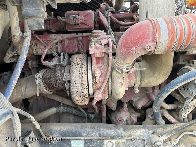 image for item DW5069 2015 Peterbilt 567 ready mix truck