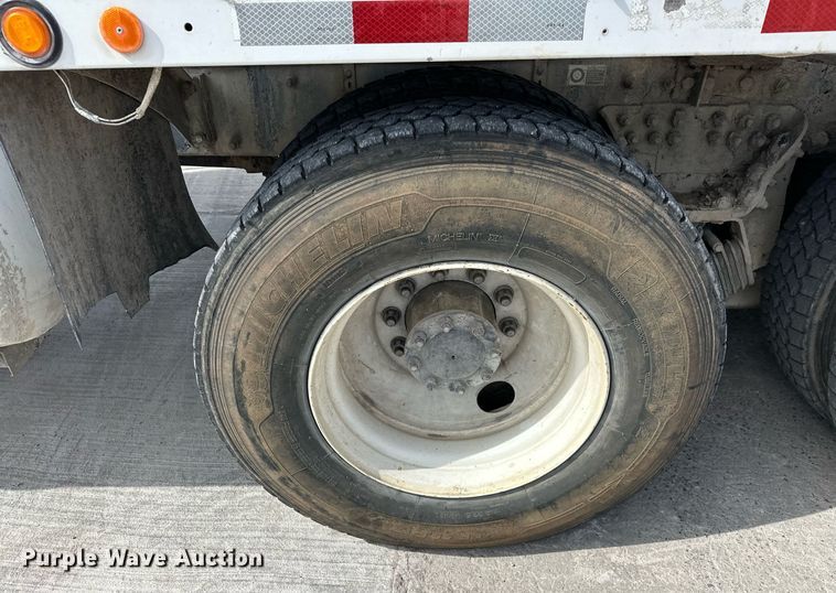 image for item DW5069 2015 Peterbilt 567 ready mix truck