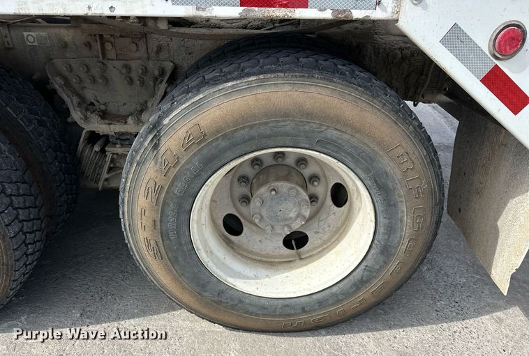 image for item DW5069 2015 Peterbilt 567 ready mix truck