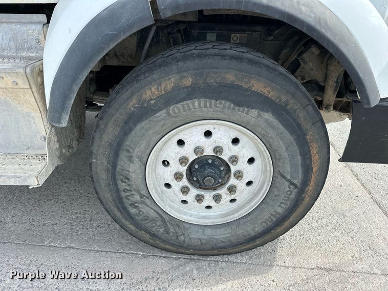 image for item DW5069 2015 Peterbilt 567 ready mix truck