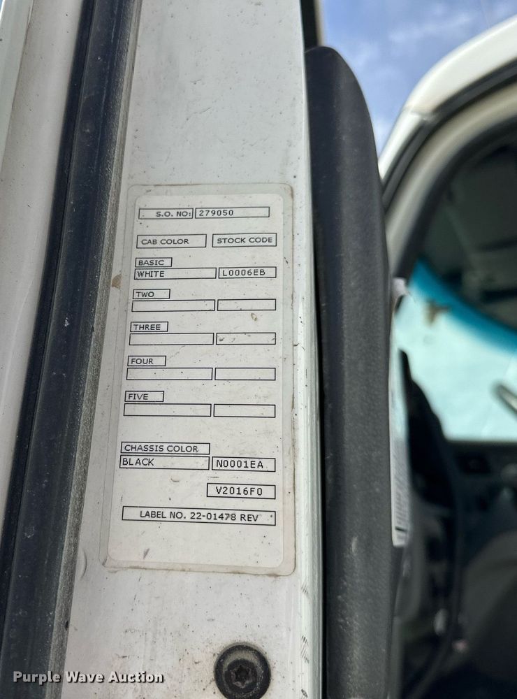 image for item DW5069 2015 Peterbilt 567 ready mix truck