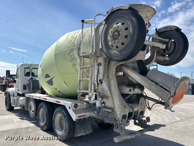 image for item DW5070 2017 Peterbilt 567 ready mix truck