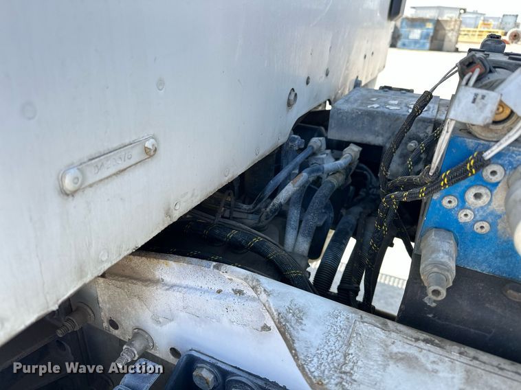 image for item DW5070 2017 Peterbilt 567 ready mix truck