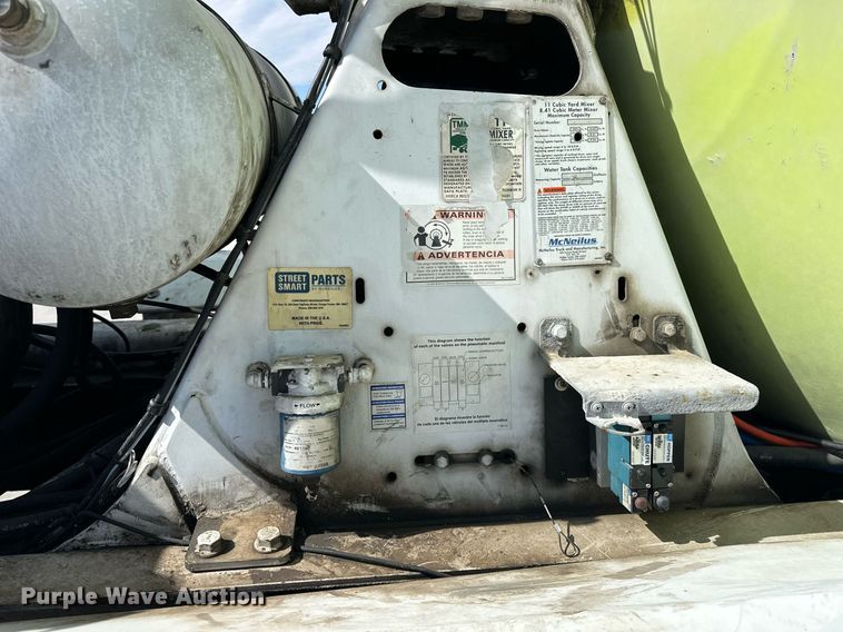 image for item DW5070 2017 Peterbilt 567 ready mix truck