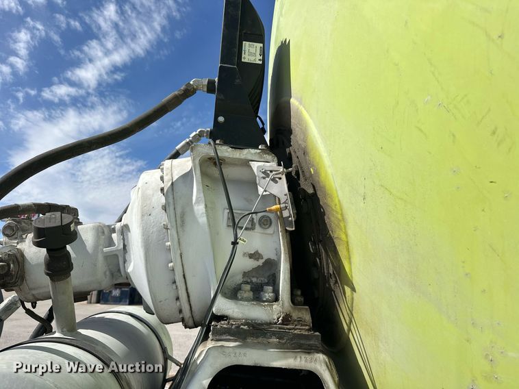 image for item DW5070 2017 Peterbilt 567 ready mix truck