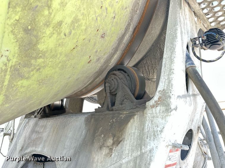 image for item DW5070 2017 Peterbilt 567 ready mix truck