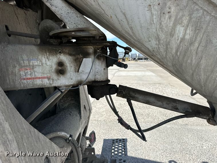 image for item DW5070 2017 Peterbilt 567 ready mix truck