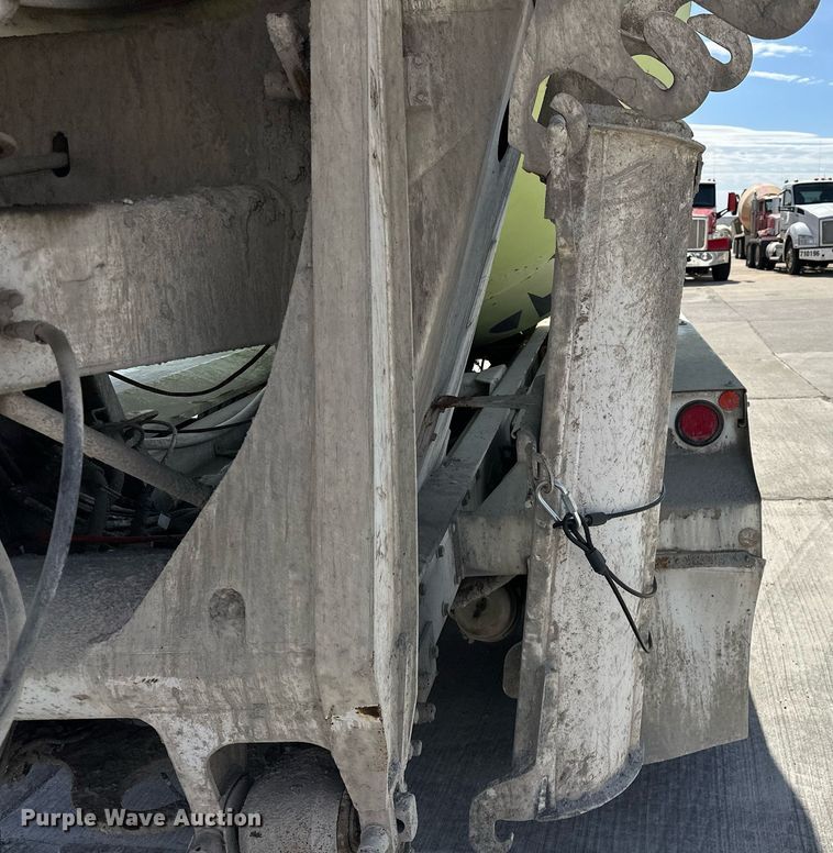 image for item DW5070 2017 Peterbilt 567 ready mix truck