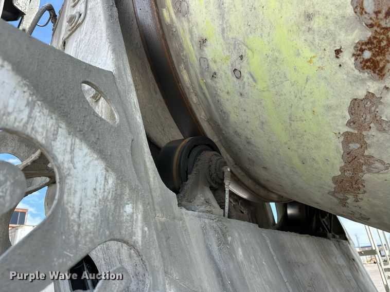 image for item DW5070 2017 Peterbilt 567 ready mix truck