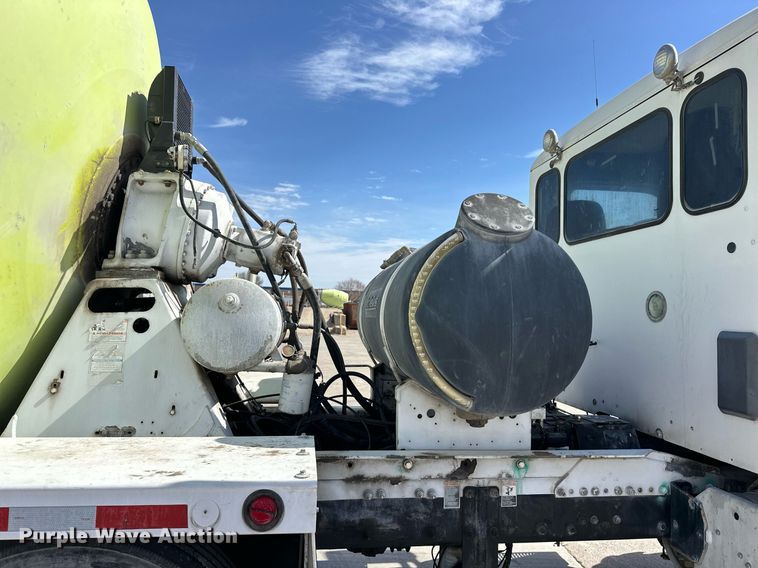 image for item DW5070 2017 Peterbilt 567 ready mix truck