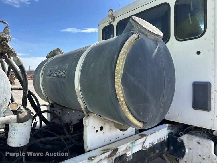 image for item DW5070 2017 Peterbilt 567 ready mix truck