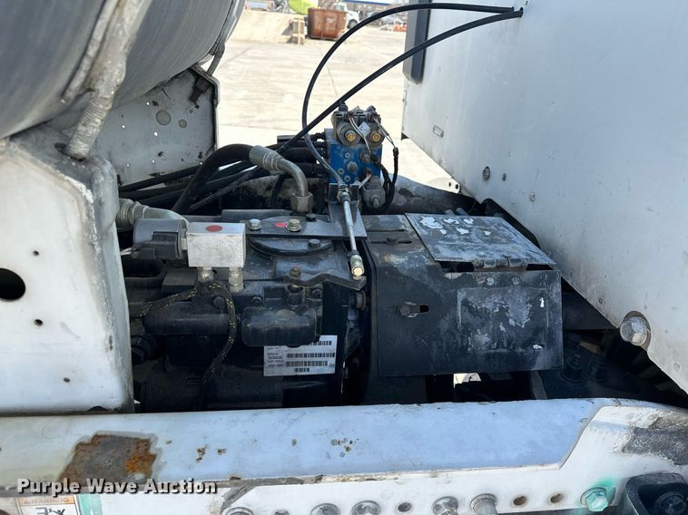 image for item DW5070 2017 Peterbilt 567 ready mix truck