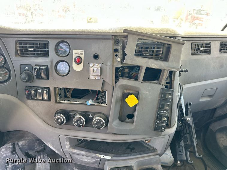 image for item DW5070 2017 Peterbilt 567 ready mix truck