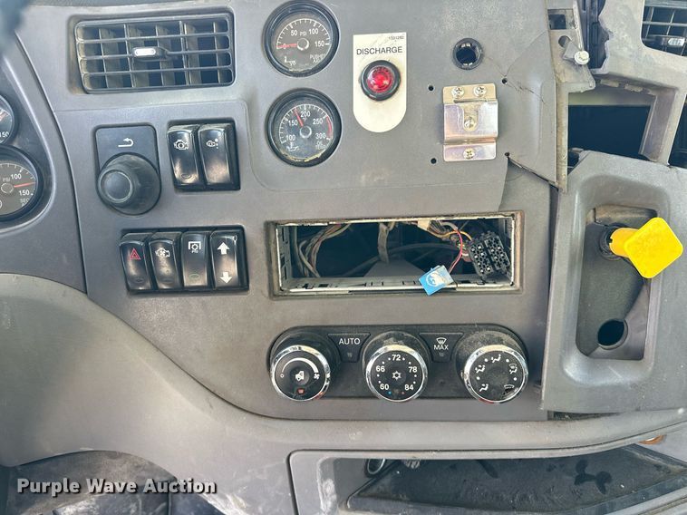 image for item DW5070 2017 Peterbilt 567 ready mix truck