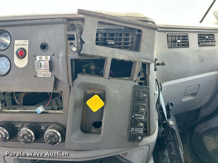 image for item DW5070 2017 Peterbilt 567 ready mix truck