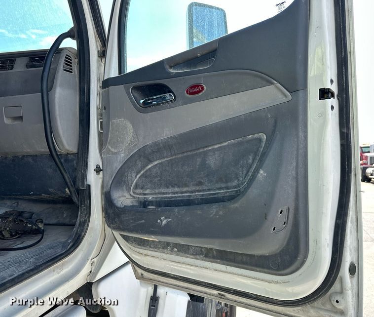 image for item DW5070 2017 Peterbilt 567 ready mix truck