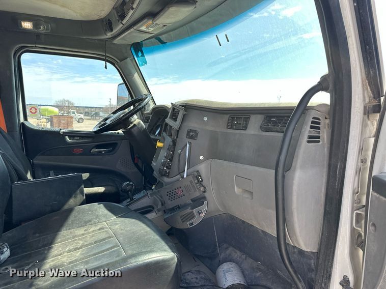 image for item DW5070 2017 Peterbilt 567 ready mix truck