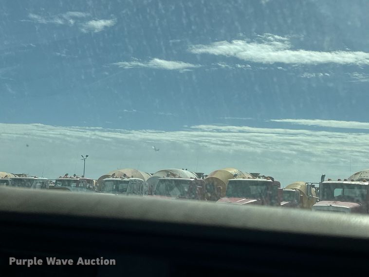 image for item DW5070 2017 Peterbilt 567 ready mix truck