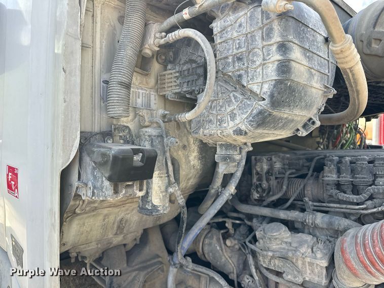 image for item DW5070 2017 Peterbilt 567 ready mix truck