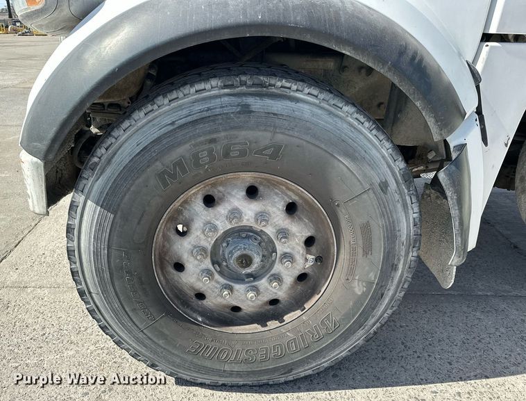 image for item DW5070 2017 Peterbilt 567 ready mix truck