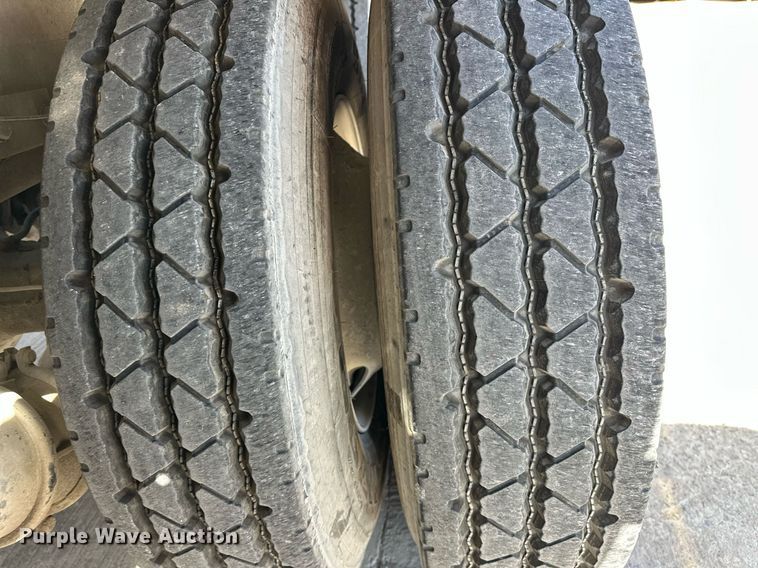 image for item DW5070 2017 Peterbilt 567 ready mix truck