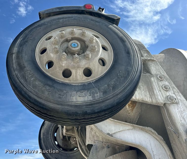 image for item DW5070 2017 Peterbilt 567 ready mix truck