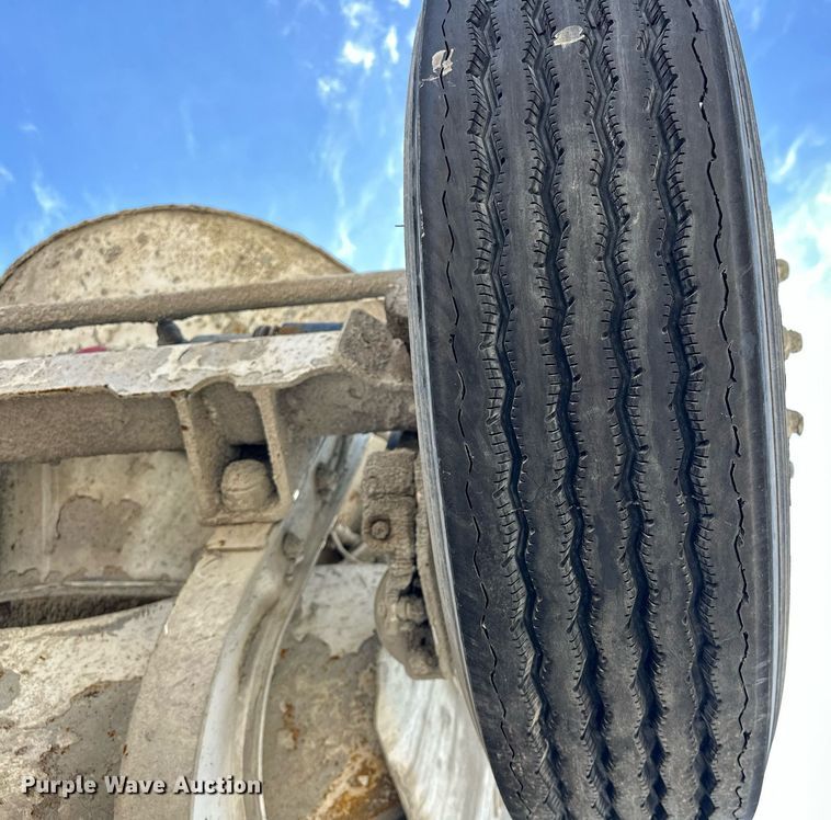 image for item DW5070 2017 Peterbilt 567 ready mix truck