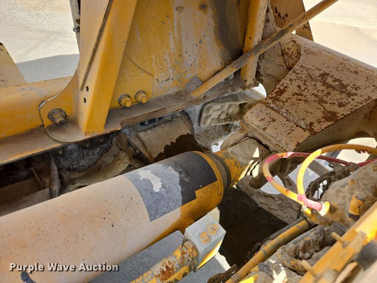 image for item DW5072 2016 Peterbilt 567 ready mix truck