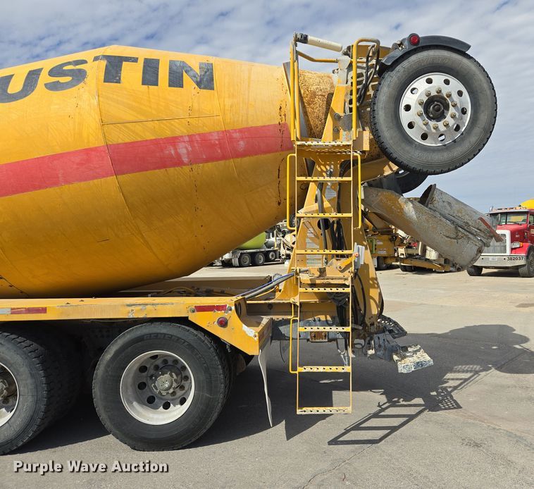 image for item DW5072 2016 Peterbilt 567 ready mix truck