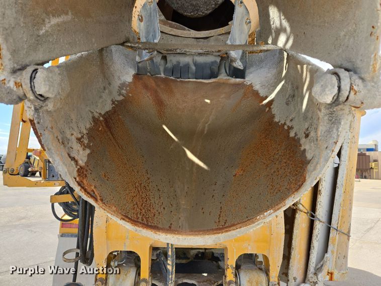 image for item DW5072 2016 Peterbilt 567 ready mix truck