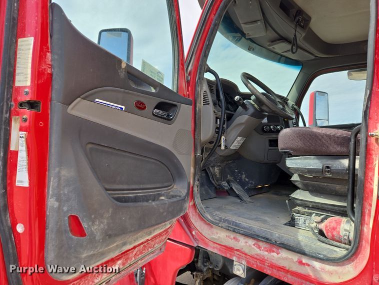 image for item DW5072 2016 Peterbilt 567 ready mix truck