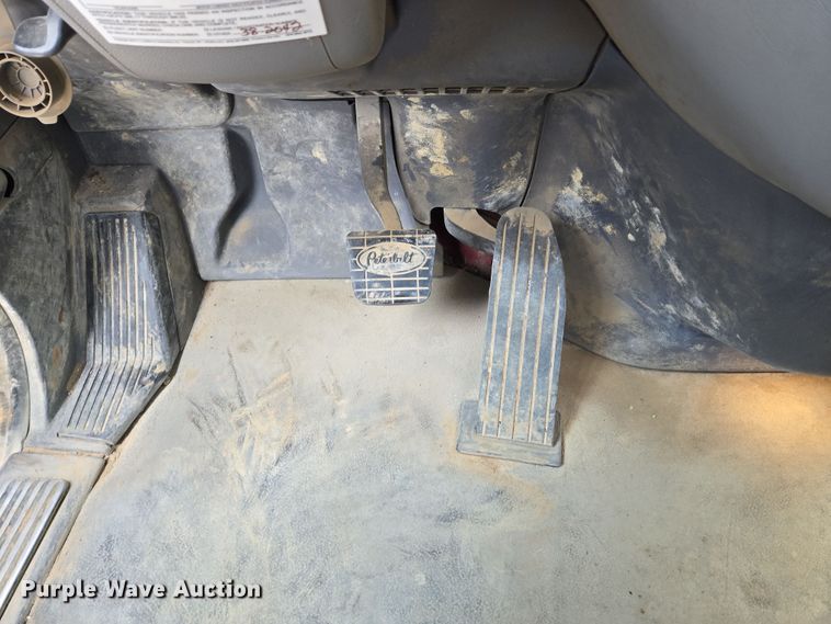 image for item DW5072 2016 Peterbilt 567 ready mix truck