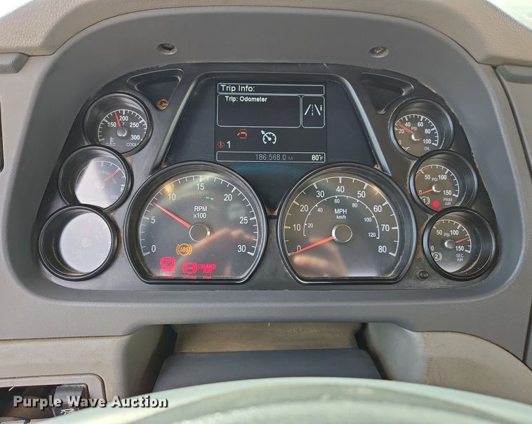 image for item DW5072 2016 Peterbilt 567 ready mix truck