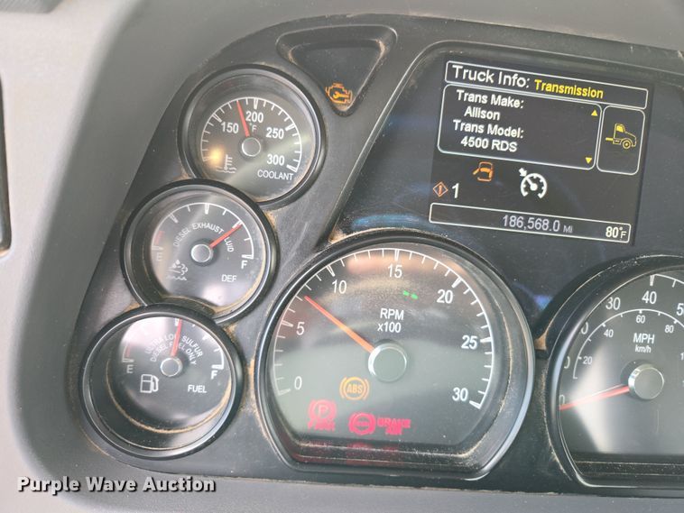 image for item DW5072 2016 Peterbilt 567 ready mix truck