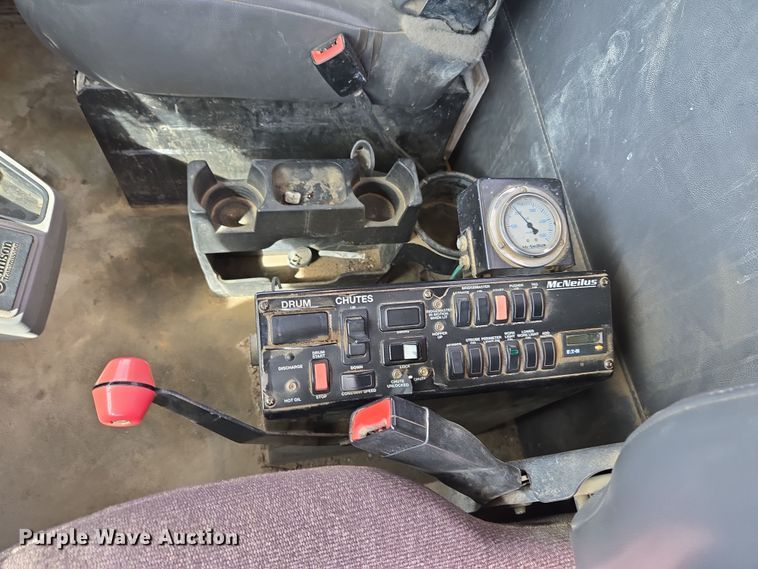 image for item DW5072 2016 Peterbilt 567 ready mix truck