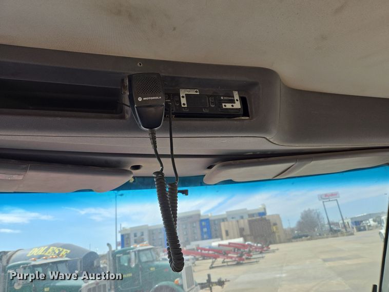 image for item DW5072 2016 Peterbilt 567 ready mix truck