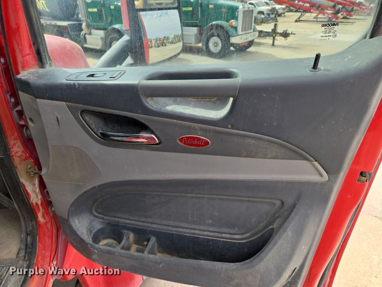 image for item DW5072 2016 Peterbilt 567 ready mix truck