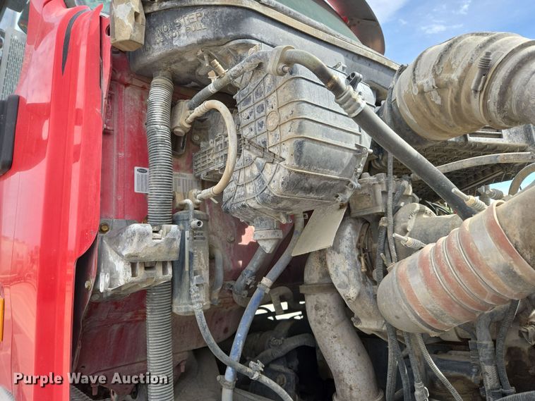 image for item DW5072 2016 Peterbilt 567 ready mix truck