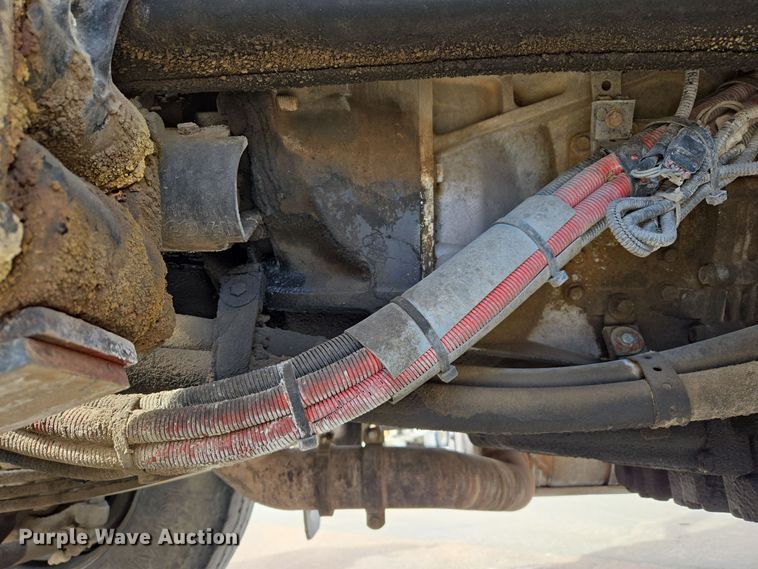 image for item DW5072 2016 Peterbilt 567 ready mix truck