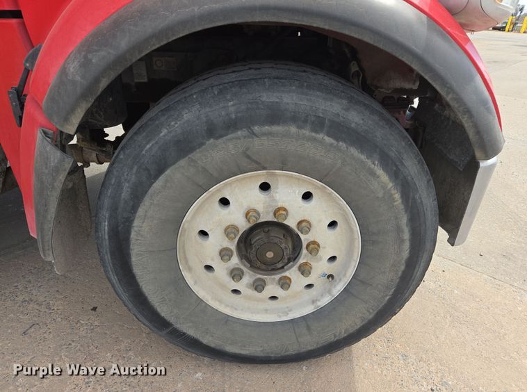 image for item DW5072 2016 Peterbilt 567 ready mix truck