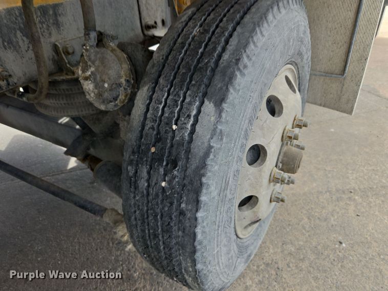 image for item DW5072 2016 Peterbilt 567 ready mix truck