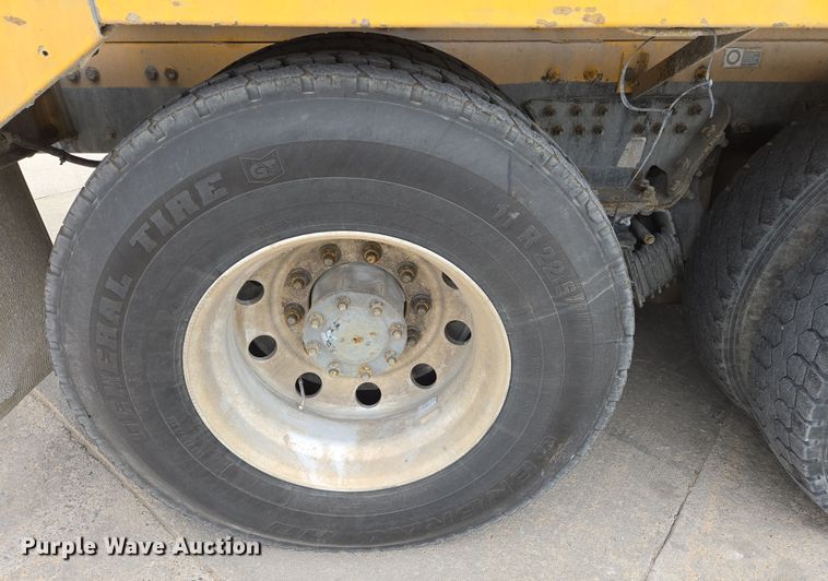 image for item DW5072 2016 Peterbilt 567 ready mix truck