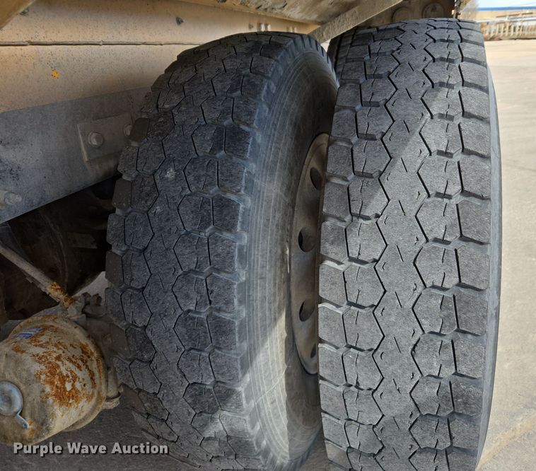 image for item DW5072 2016 Peterbilt 567 ready mix truck