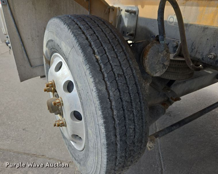 image for item DW5072 2016 Peterbilt 567 ready mix truck