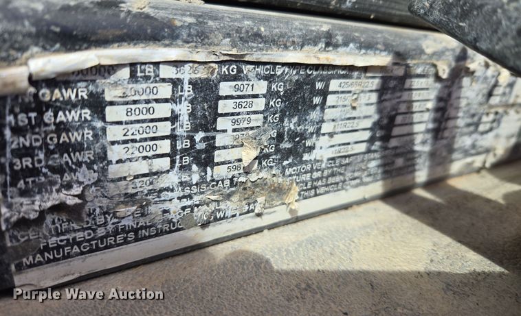 image for item DW5072 2016 Peterbilt 567 ready mix truck