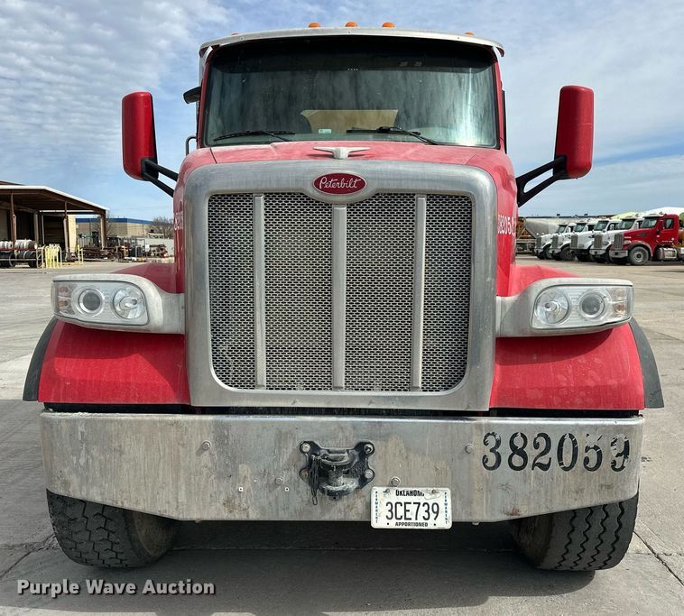 image for item DW5073 2019 Peterbilt 567 ready mix truck