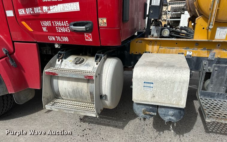 image for item DW5073 2019 Peterbilt 567 ready mix truck