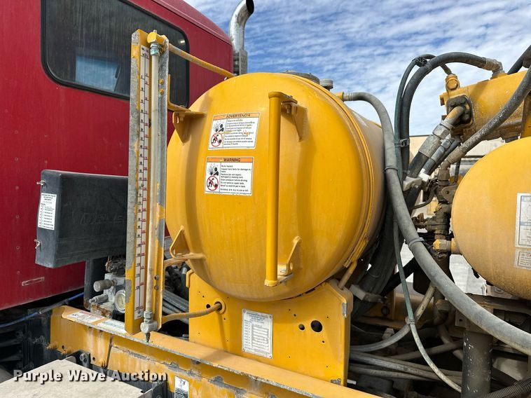 image for item DW5073 2019 Peterbilt 567 ready mix truck