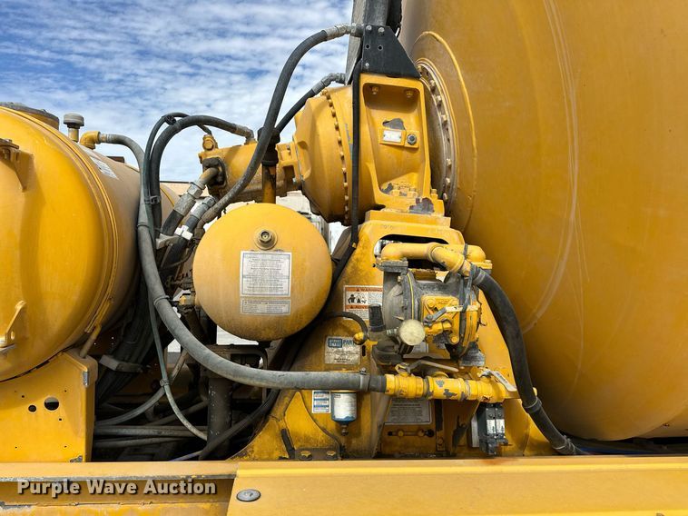 image for item DW5073 2019 Peterbilt 567 ready mix truck